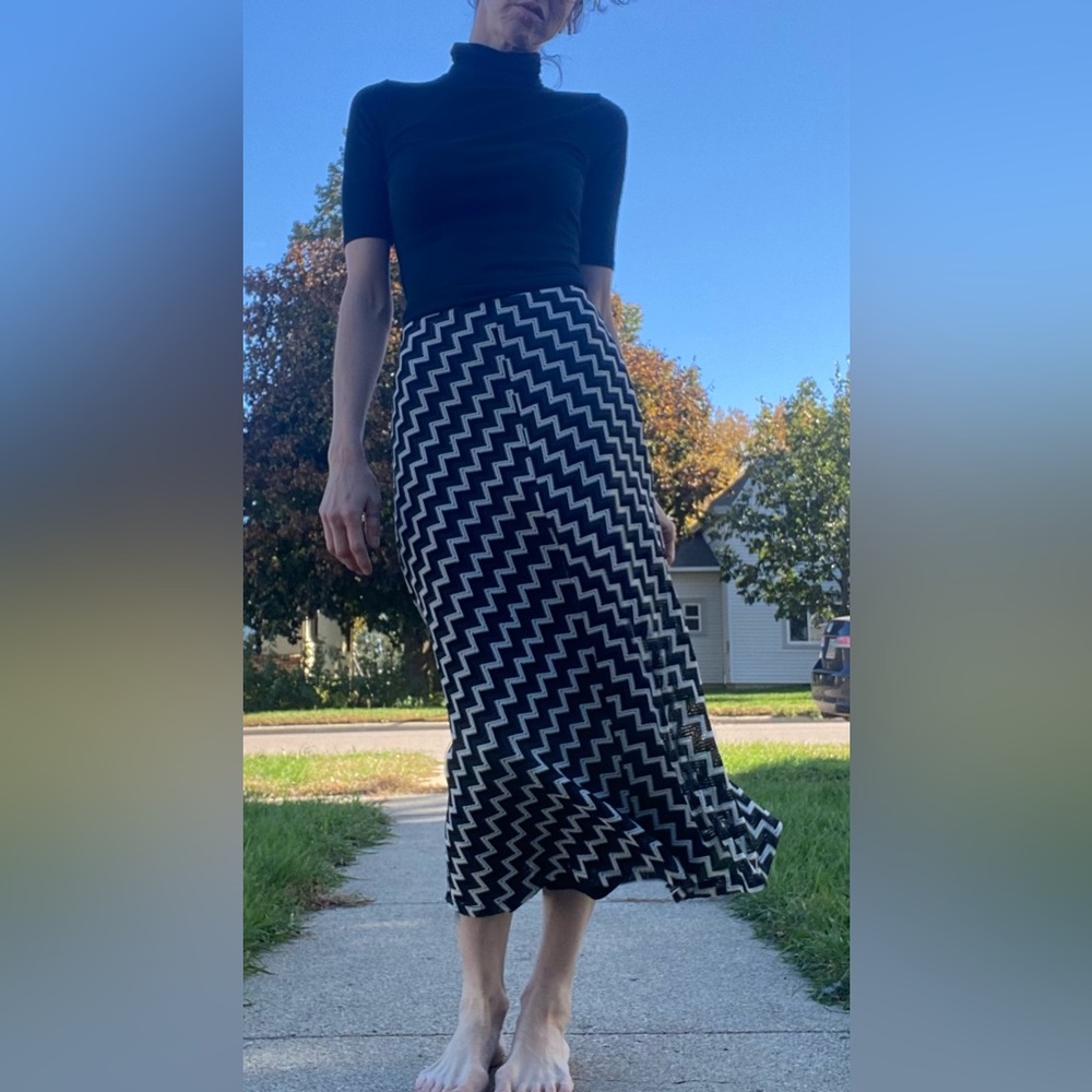 Zig zag knit midi skirt with liner